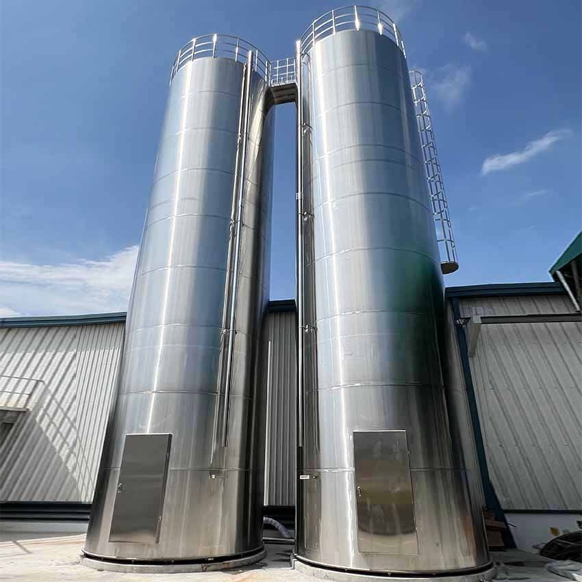 Silo de stockage extérieur avec système d'entreposage intelligent